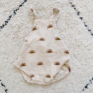 Rylee and Cru sunshine romper 6-12 months